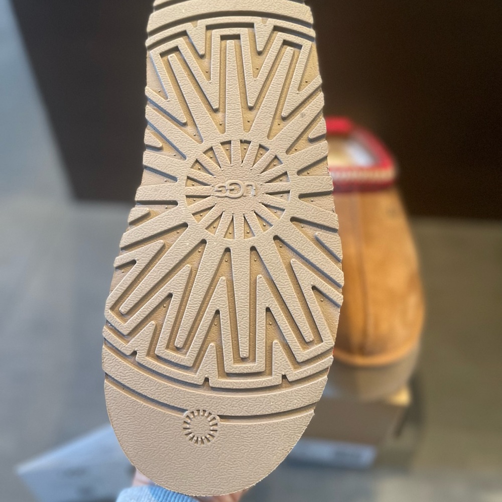 UGG Tazz womens size 6 - Picture 4 of 6